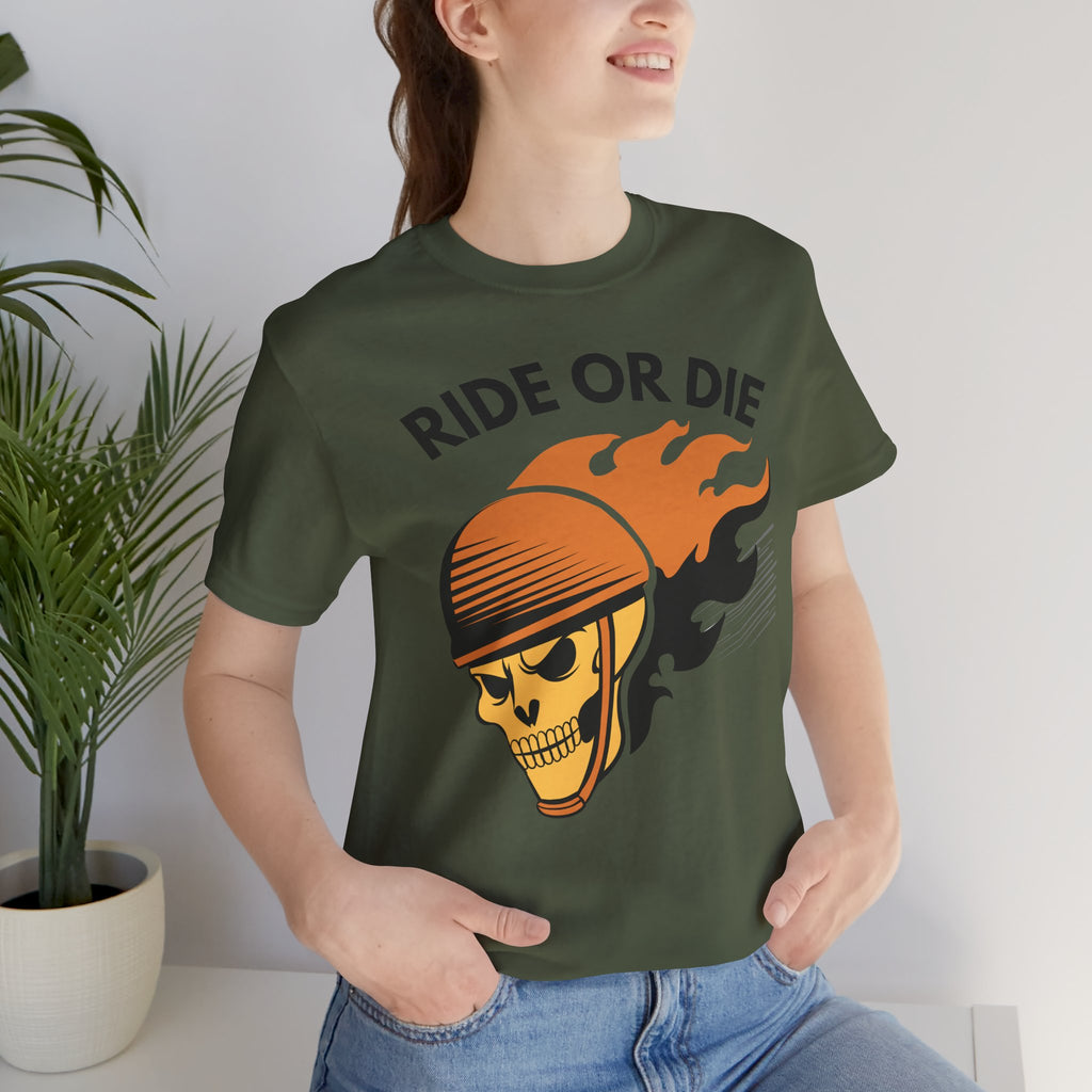 Ride or Die Skull Helmet T-Shirt | Biker Graphic Tee for Men | Vintage Motorcycle Shirt