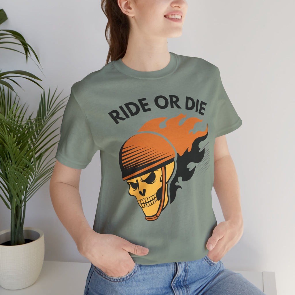 Ride or Die Skull Helmet T-Shirt | Biker Graphic Tee for Men | Vintage Motorcycle Shirt